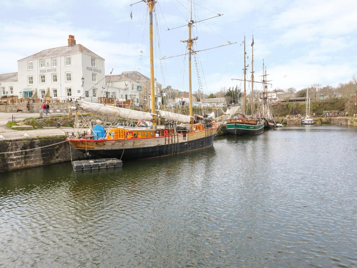 Oh Buoy! Villa Charlestown  Exterior photo