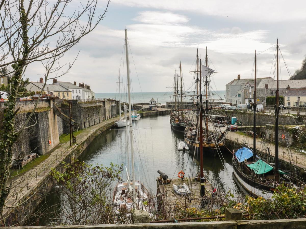 Oh Buoy! Villa Charlestown  Exterior photo